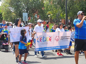 Pueblo de Grecia manifiesta su descontento ante posible cierre del estadio Allen Riggioni